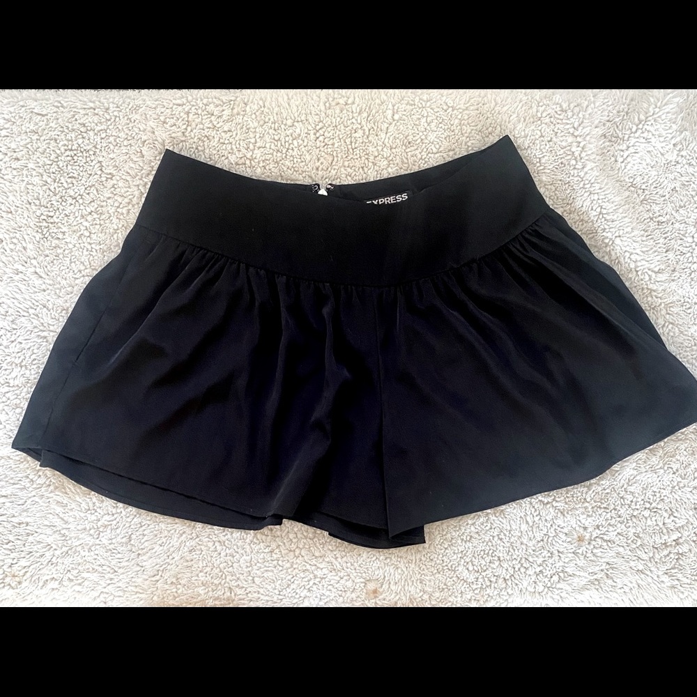 EXPRESS Sexy Skort with Pockets! Size 4